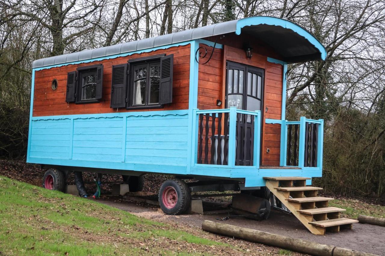 Le Domaine Des Droles De Dames Pension Buding Buitenkant foto