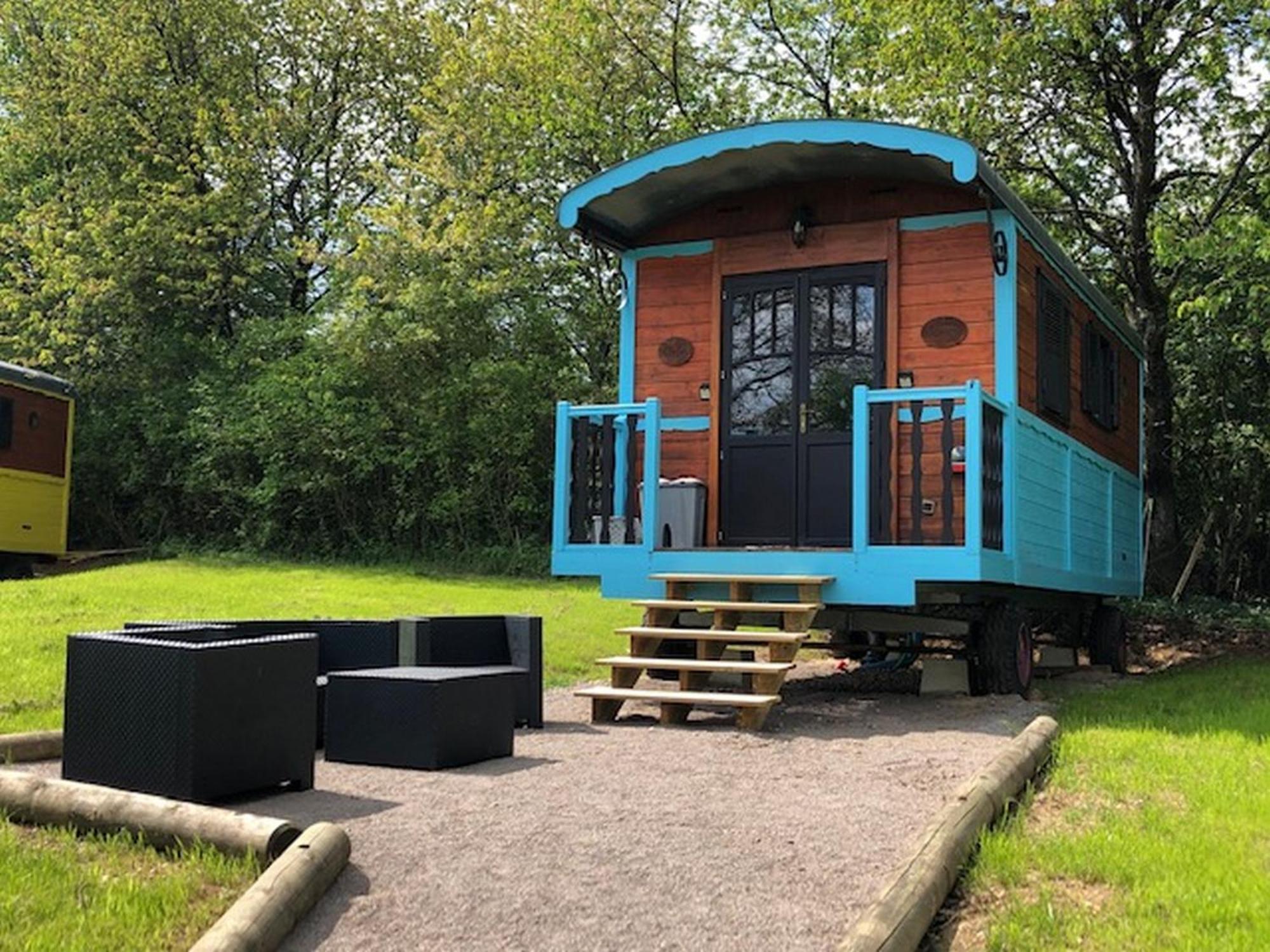 Le Domaine Des Droles De Dames Pension Buding Buitenkant foto